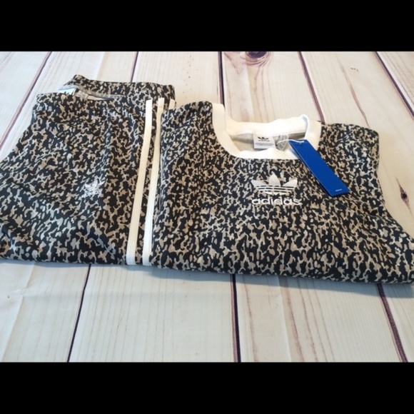 New Adidas leopard outfit leggings tshirt set L - Picture 2 of 4